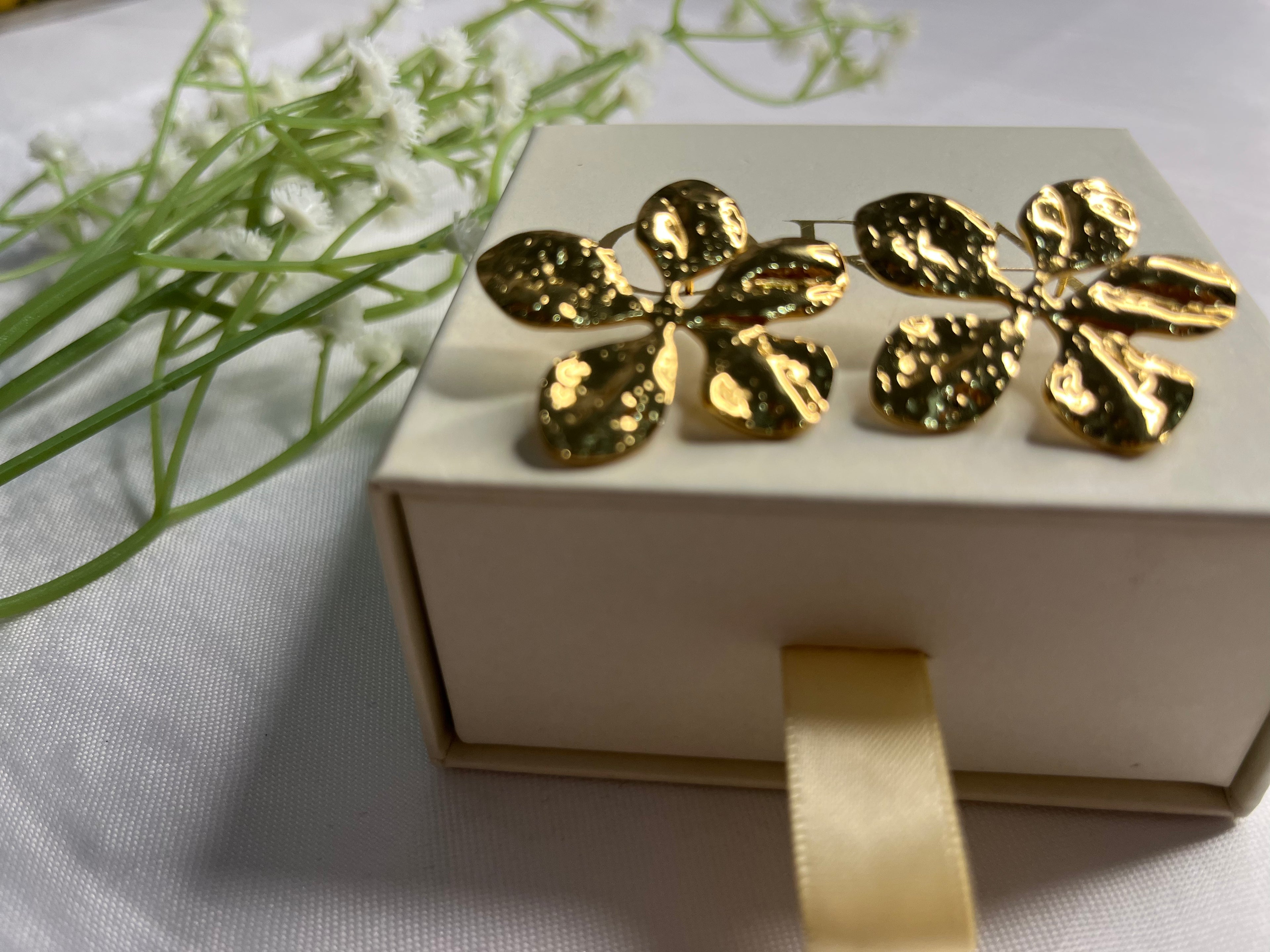 ORA GOLD FLOWER EARINGS - ORA