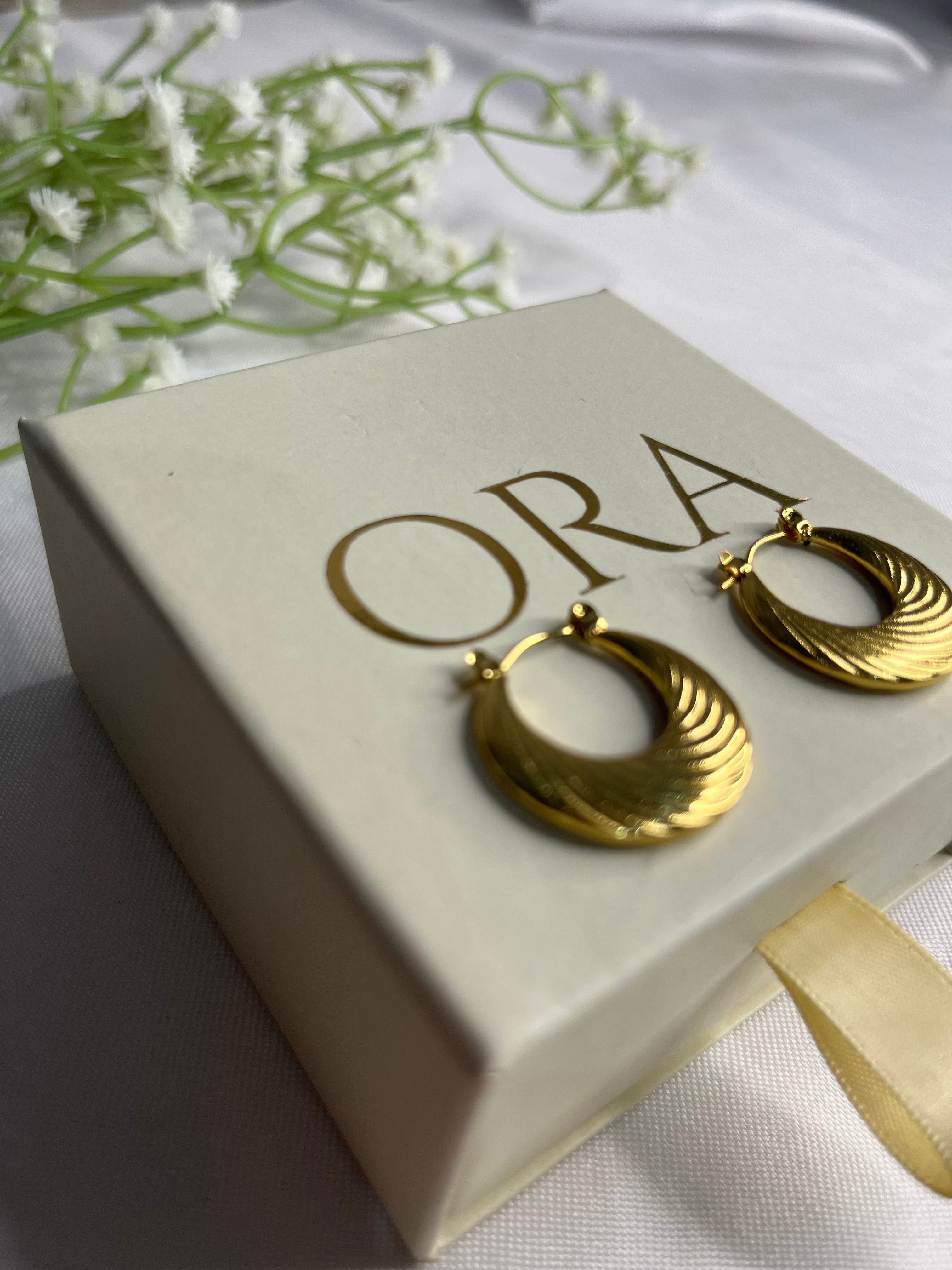 ORA GOLD CERSENT EARINGS - ORA